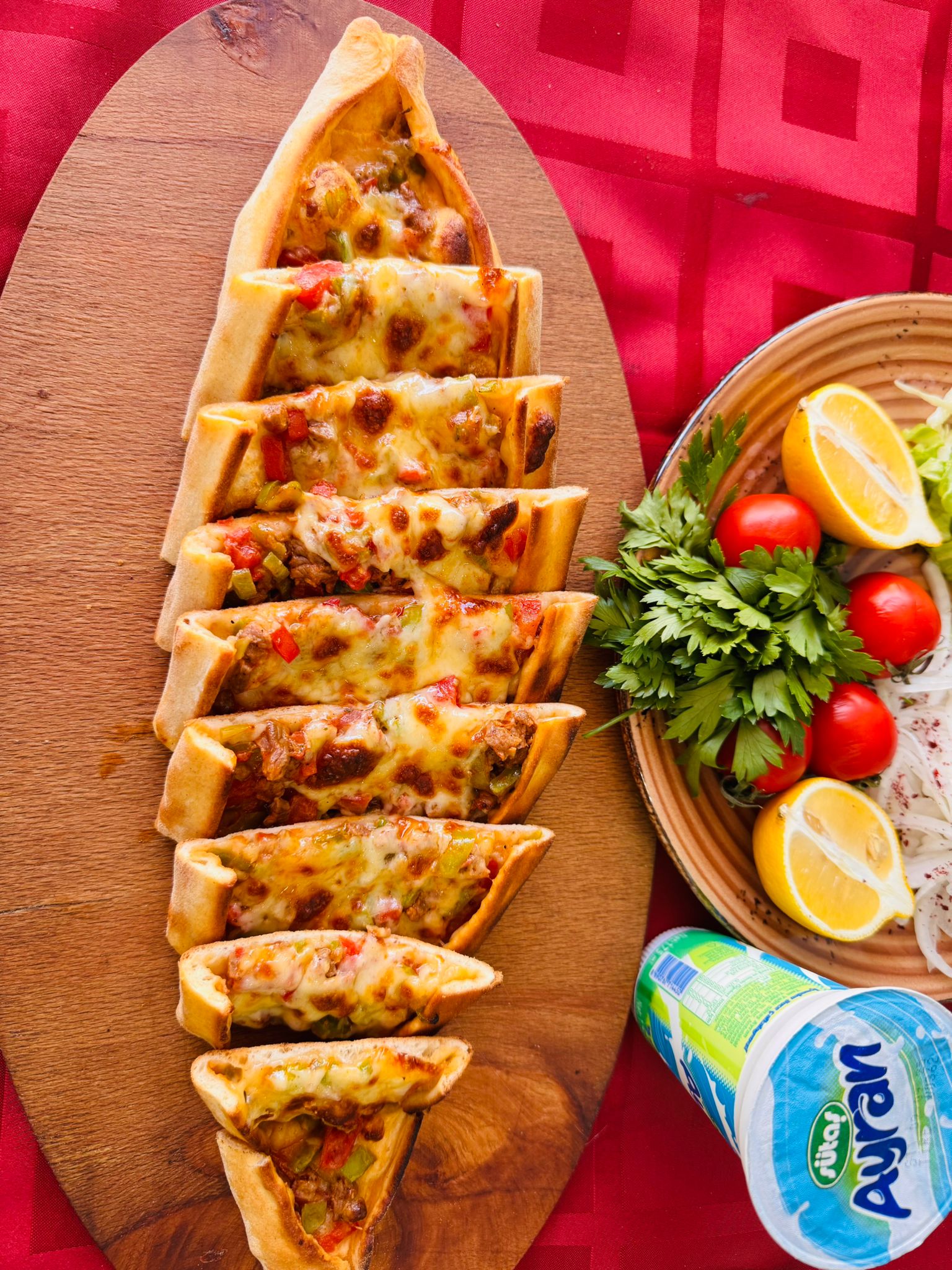 Kaşarlı Kuşbaşılı Pide